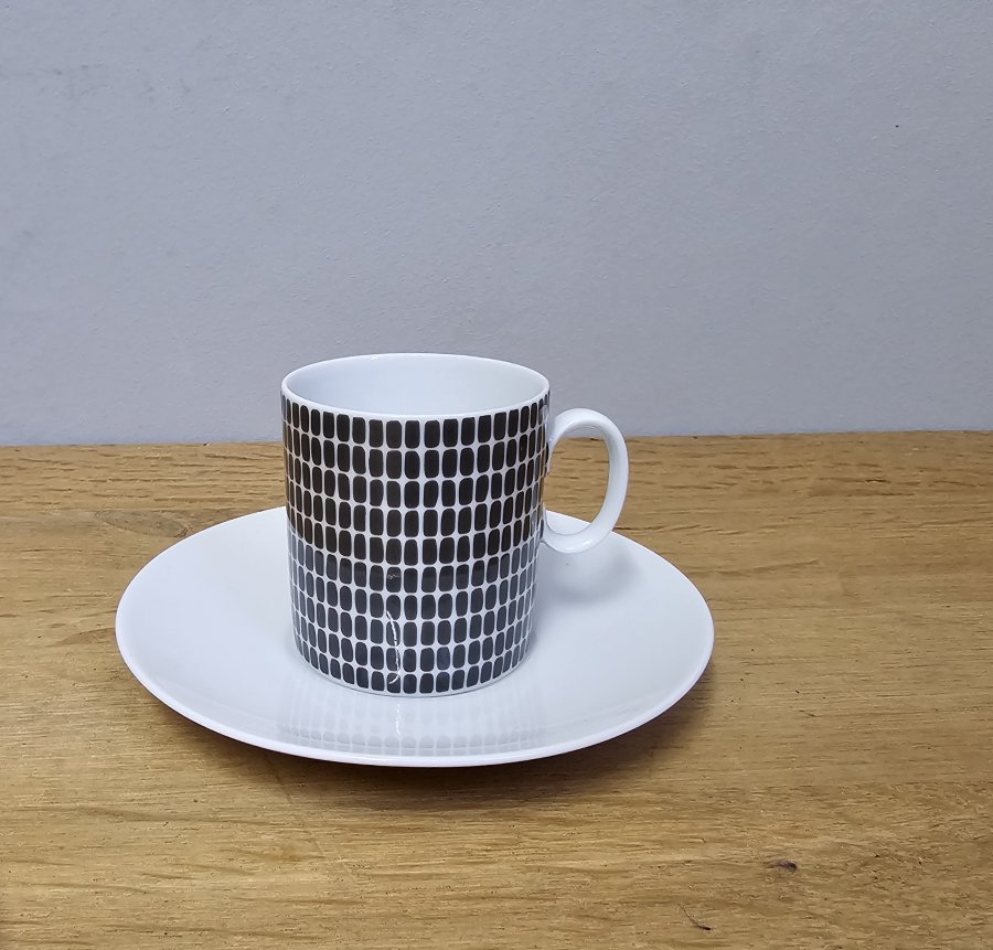 Thomas Medaillon Onyx Espresso Cup and Saucer – Hans Theo Baumann